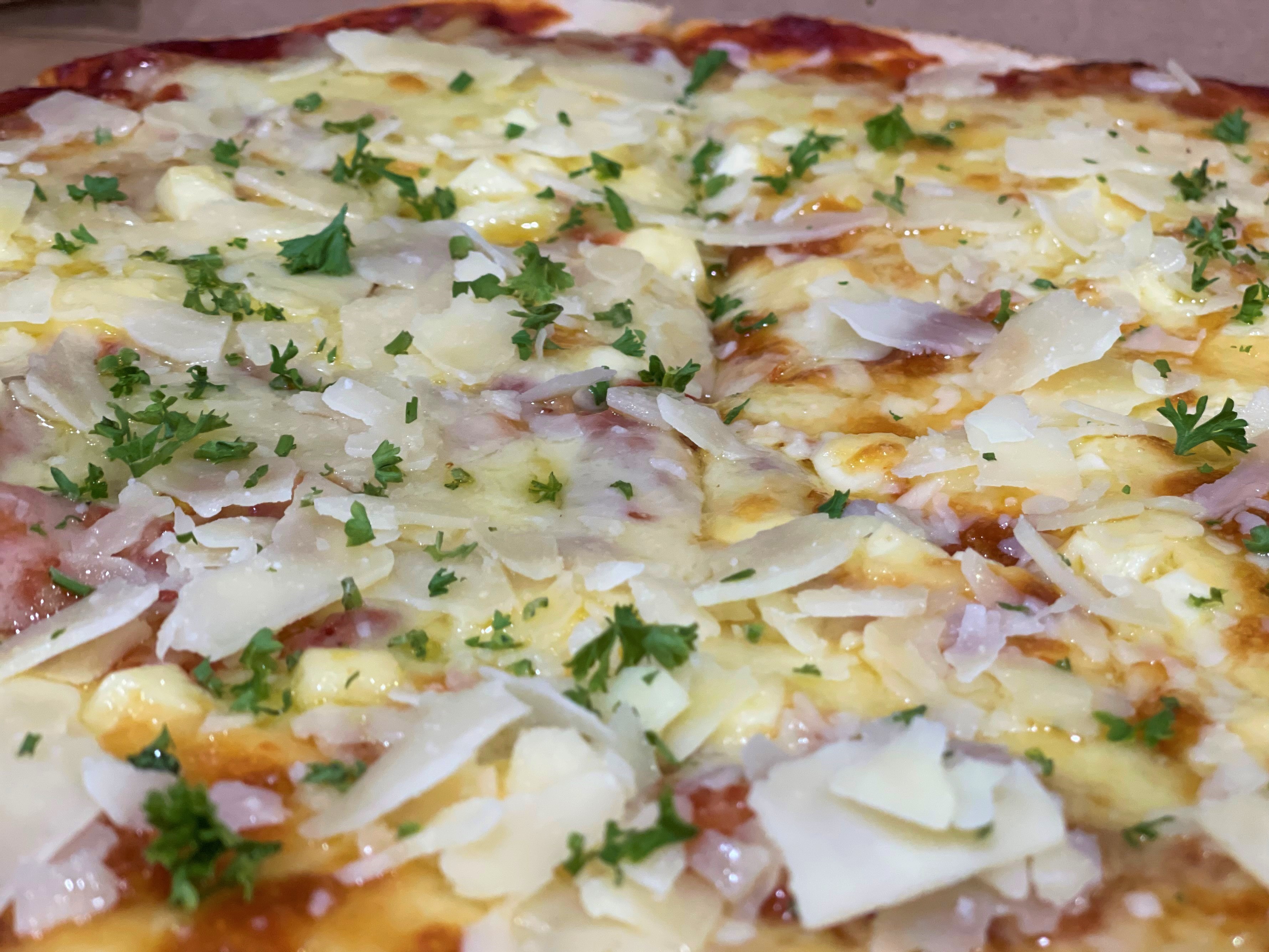 Quatro formaggue pizza